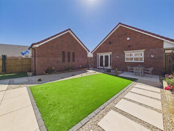 2 bed Detached Bungalow for sale Image 12