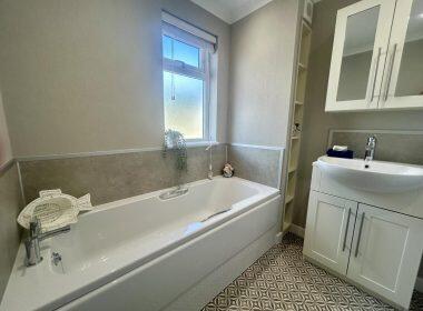 Omar Middleton In Tranquility Bathroom Rsktkg689pr