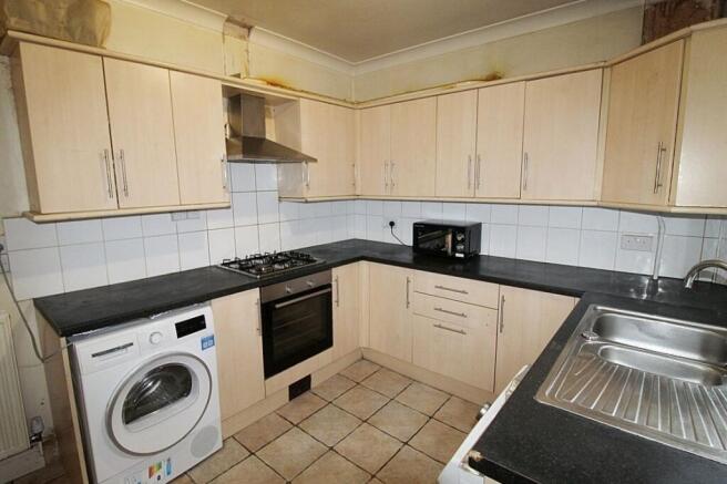 3 bed Terraced for sale Image 5