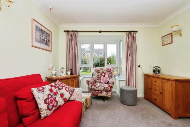 2 bed Retirement Property for sale Image 5