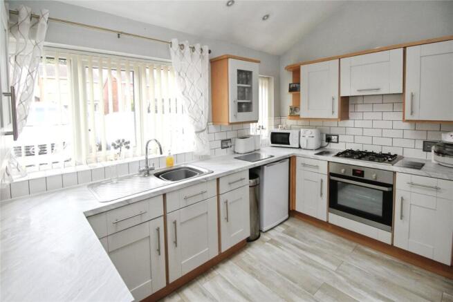 4 bed Detached for sale Image 10