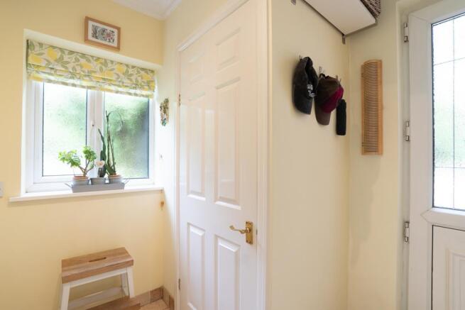 4 bed Detached for sale Image 5