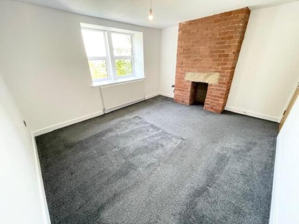 3 bed Terraced to rent Image 4