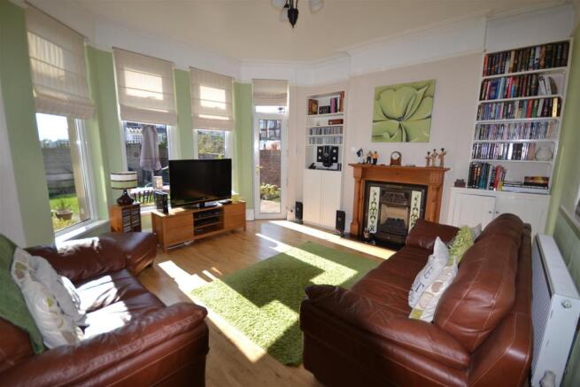SITTING ROOM