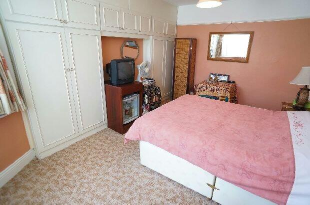 3rd Photo of Bed 1