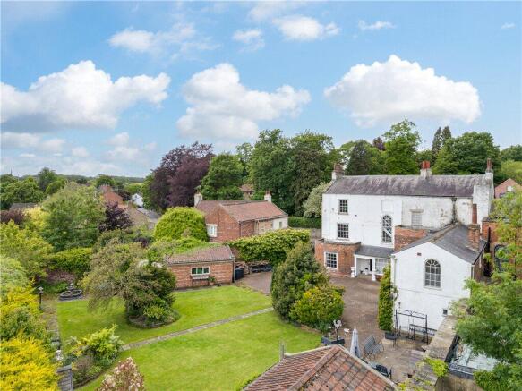 7 bed Semi-Detached for sale Image 9