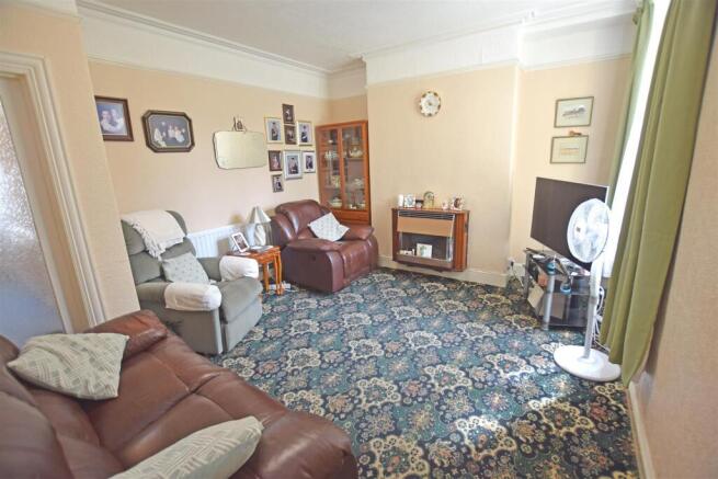 Middle Room.jpg