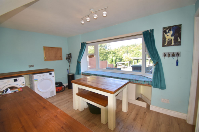 Dining Room o