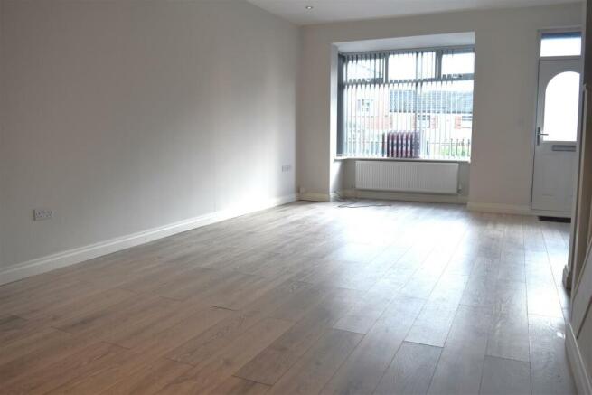 LOUNGE DINING ROOM