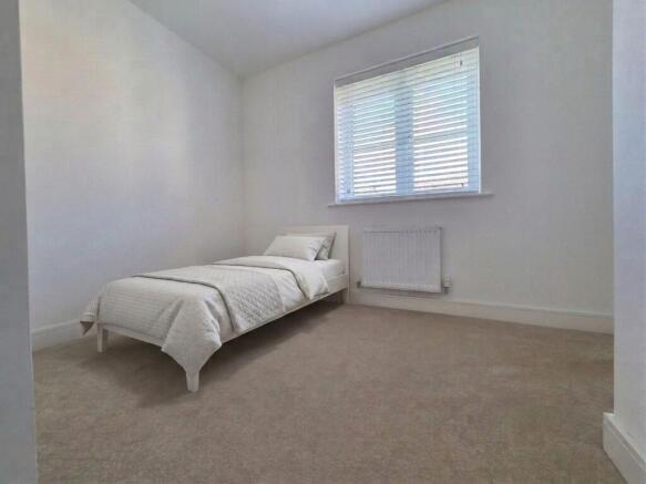 4 bed Detached for sale Image 12