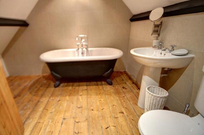3 bed Terraced for sale Image 12