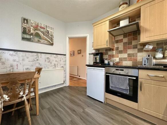 KITCHEN & DINER