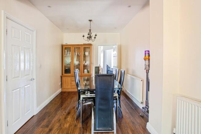 6 bed Semi-Detached for sale Image 11