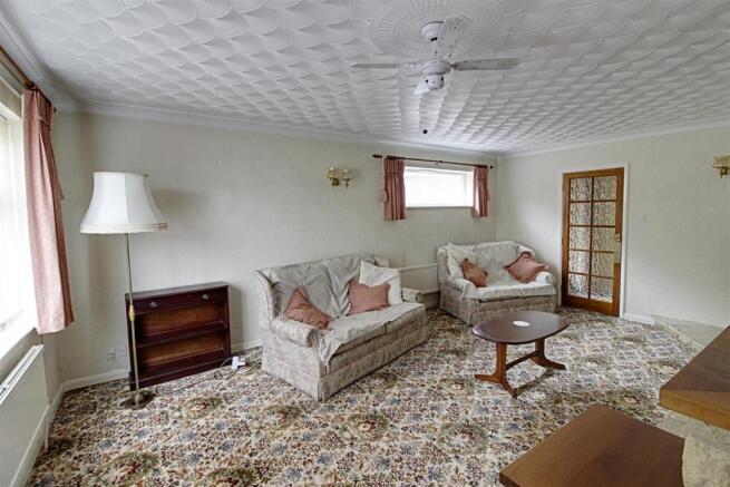 lounge 1.jpg