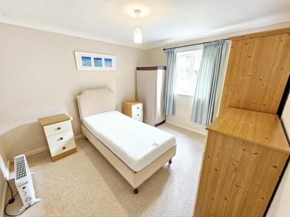 2 bed Flat for sale Image 6