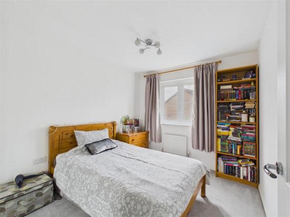 4 bed Detached for sale Image 9