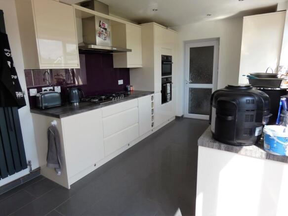 Kitchen & Din...