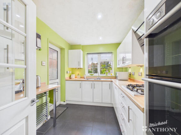 CAM03218G0-PR0965-STILL006