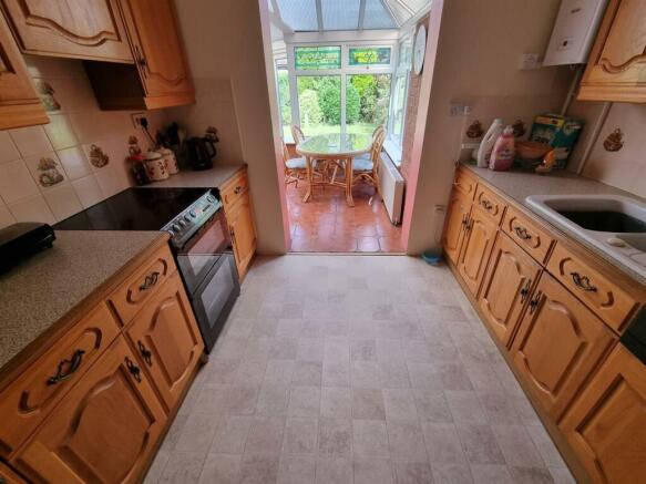Kitchen (2).jpg