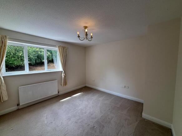 2 bed Terraced to rent Image 10
