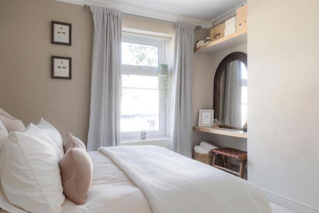 3 bed Terraced for sale Image 10