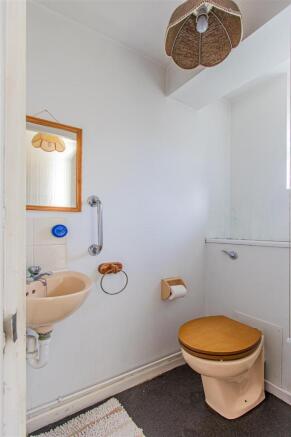 Stallcourt Close 2-9.jpg