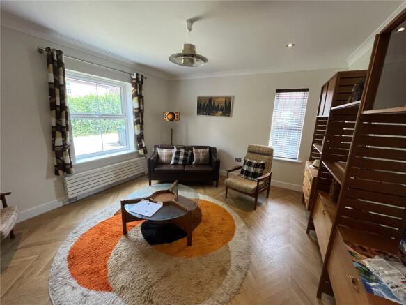 4 bed Detached for sale Image 12