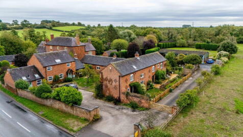 Swarbourn Mews, Yoxall, DE13 8NH