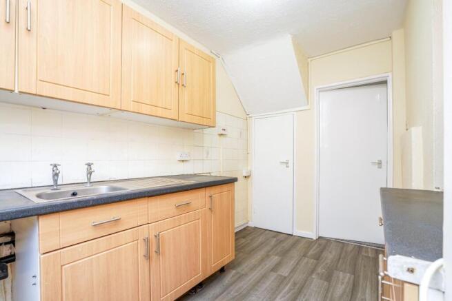 3 bed Terraced to rent Image 5