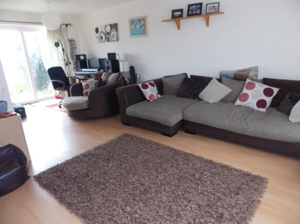 lounge/dining room
