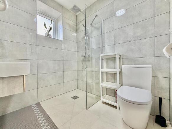 Shower Room/ WC