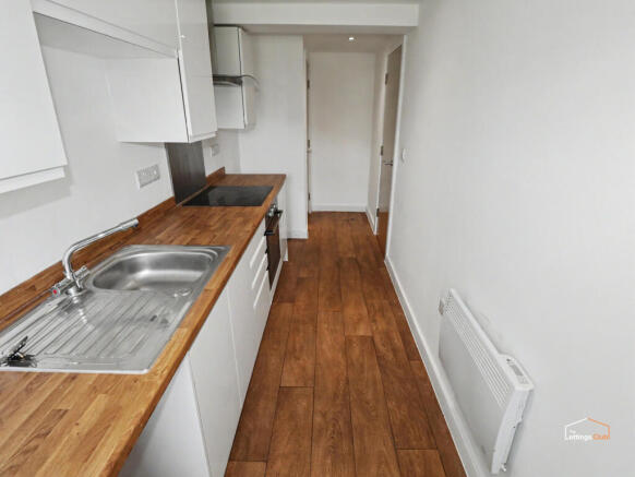 2 bed Apartment to rent Image 5