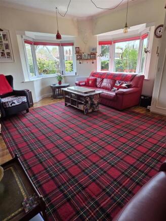 5 bed Detached for sale Image 6