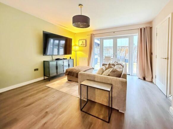Woodfield Road, Broadheath, Altrincham, Greater Manchester, WA14 photo 4