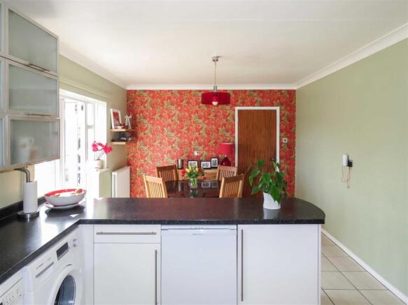Kitchen 1.JPG