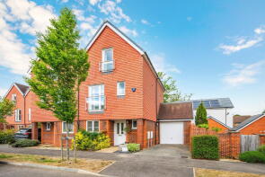 19, Fairviews, Oxted RH8 9BD