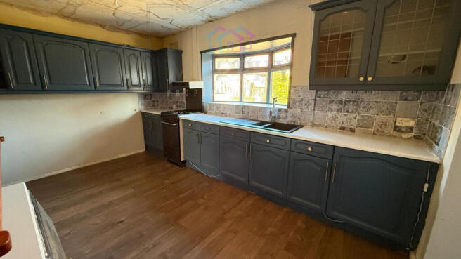 3 bed Semi-Detached for sale Image 5