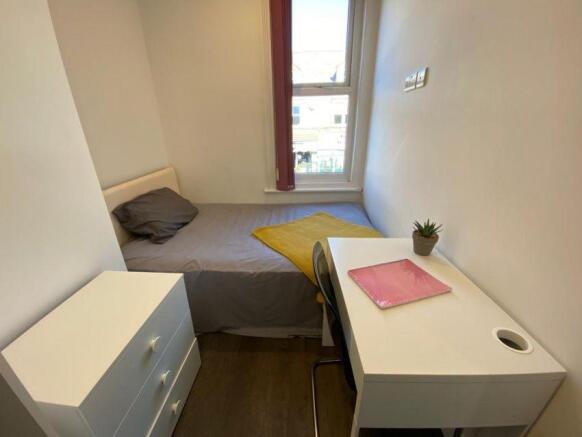2 bed Flat to rent Image 9