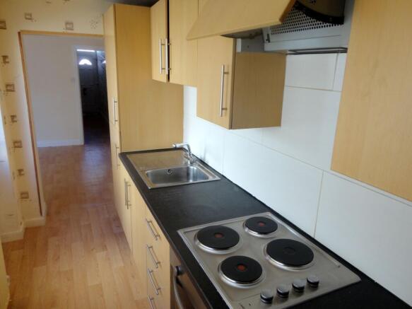 2 bed Terraced to rent Image 4