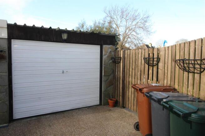 Detached Garage