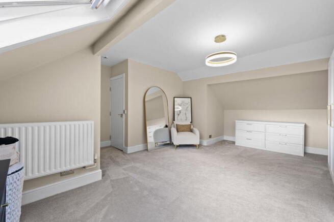 4 bed Terraced for sale Image 12