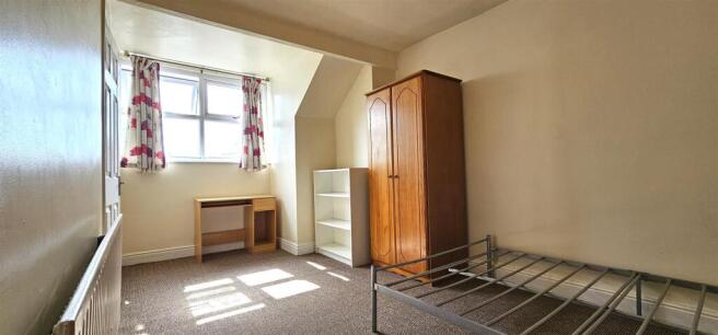 3 bed Terraced to rent Image 7