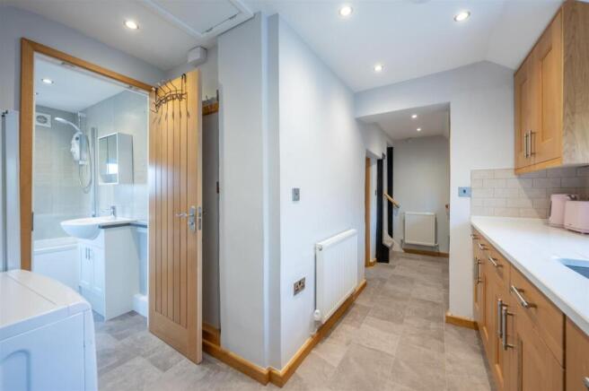 Kitchen/Bathroom
