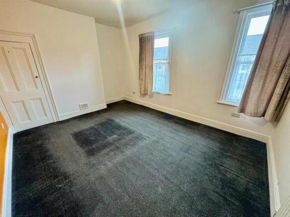 3 bed Terraced for sale Image 8