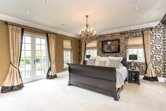 Master Bedroom (B)