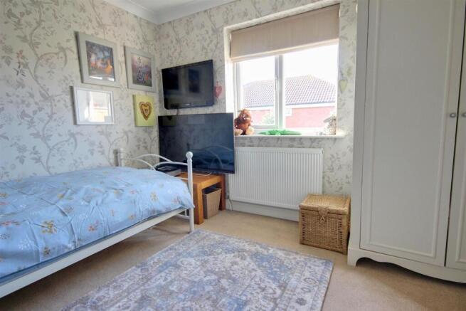 4 bed Detached for sale Image 8