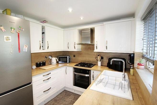 3 bed Town House for sale Image 8