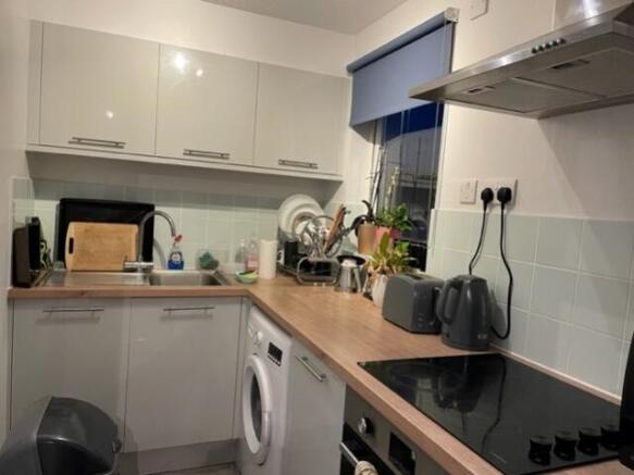 52 Glenmore kitchen
