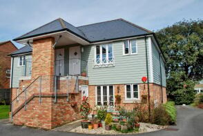 10, Holm Oaks, Lymington SO41 8QH