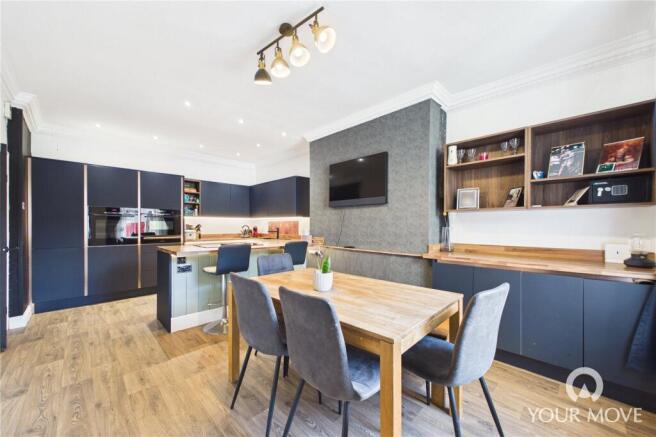 Kitchen/Dining Room